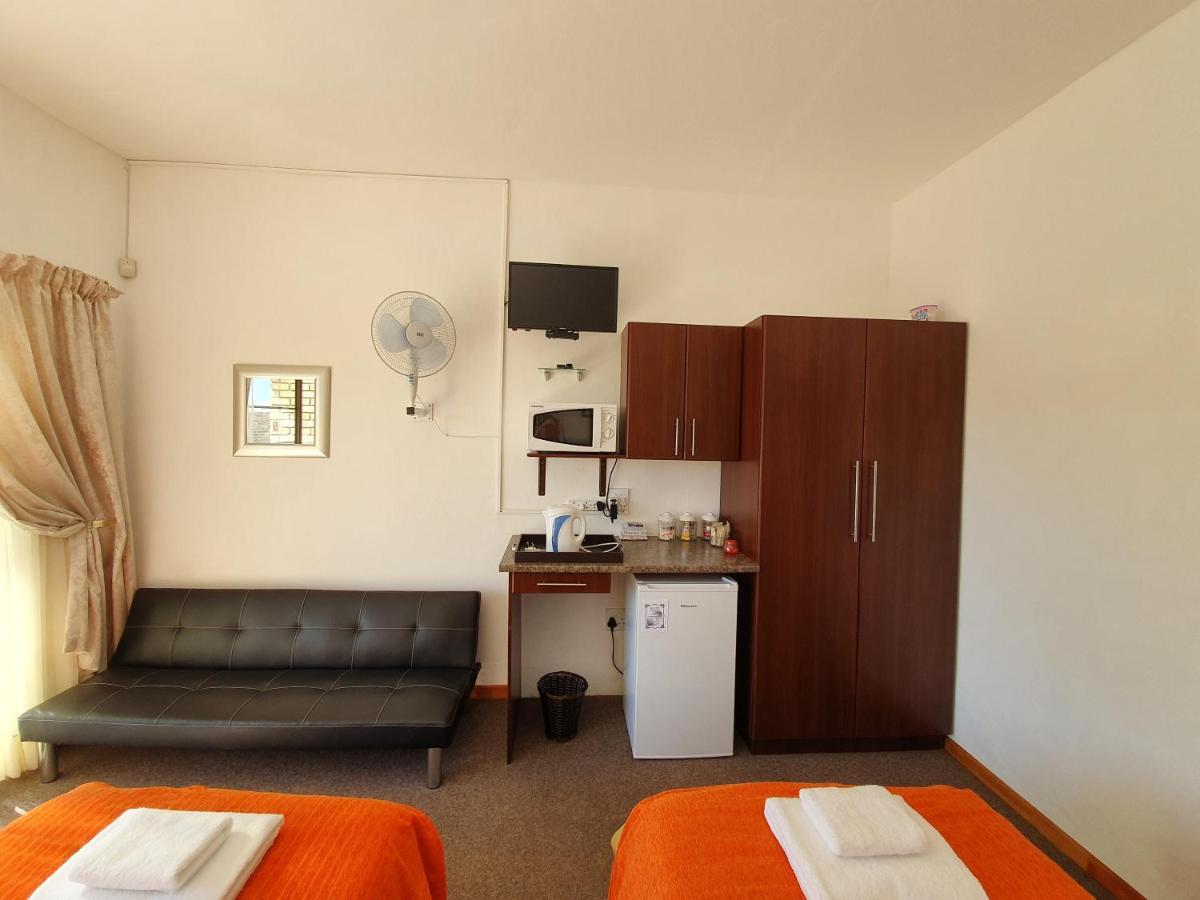 Karoo View Guesthouse Cradock Εξωτερικό φωτογραφία